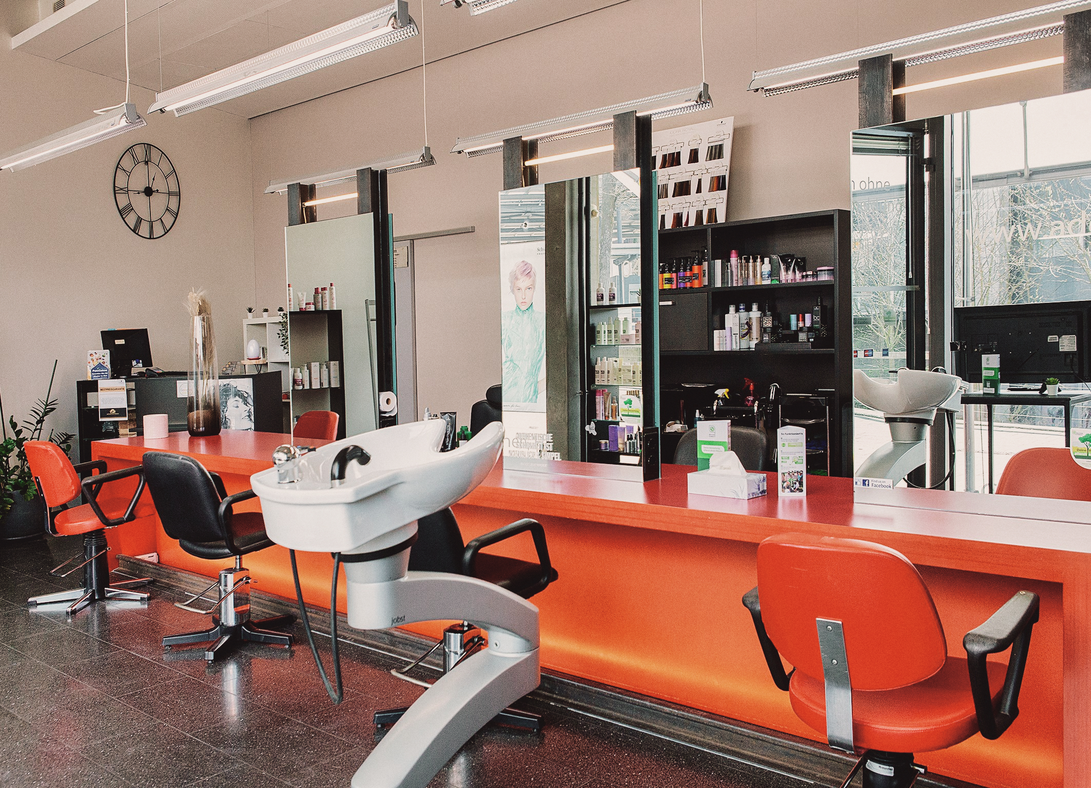 Vierte Adesso Hair Design Filiale in Esslingen
